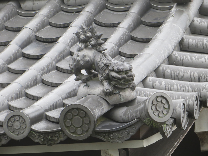 Roof tiles of Tenryuji temple complex