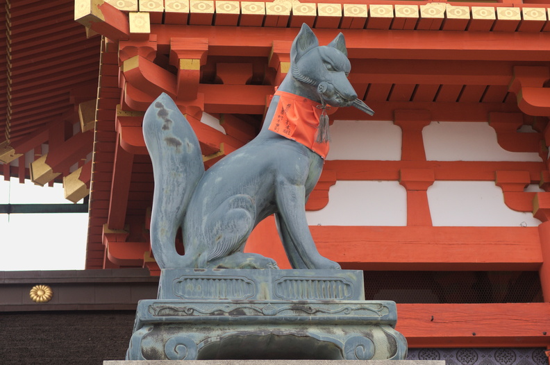 Fox in apron at Fushimi Inari