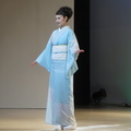 Kimono demonstration at Nishijin Textile Center 16